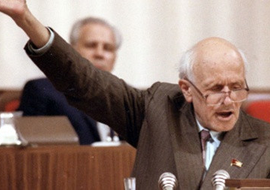 Andrei A. Sakharov ผู้สร้างระเบิดไฮโดรเจนของรัสเซีย และได้รับรางวัลโนเบลสาขาสันติภาพ